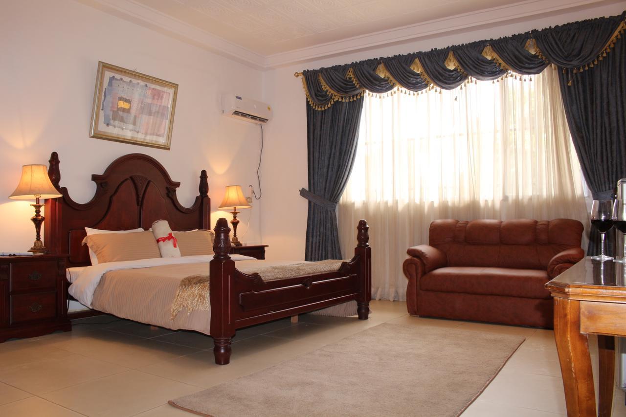 Embassy Suites Hotel Monrovia Dış mekan fotoğraf