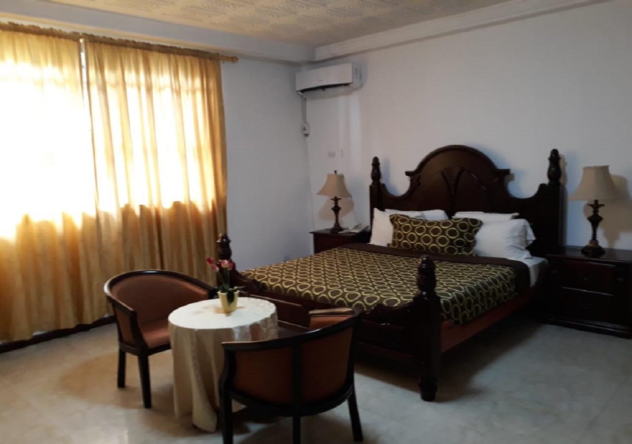 Embassy Suites Hotel Monrovia Dış mekan fotoğraf